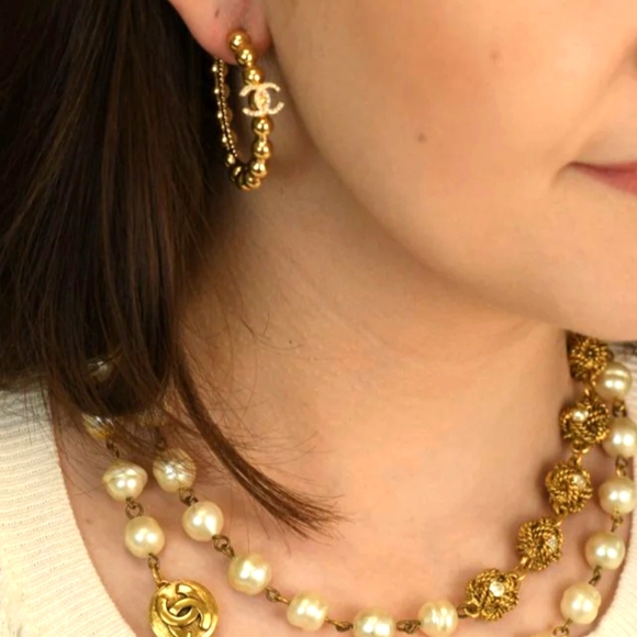 CHANEL✨CC Crystal Beaded Hoop Earrings - Picture 3 of 9